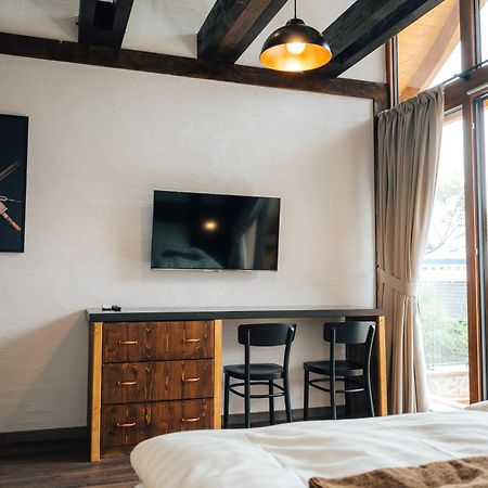 Nestville Apartments Hniezdne Bagian luar foto
