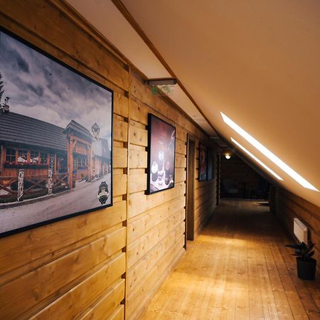 Nestville Apartments Hniezdne Bagian luar foto