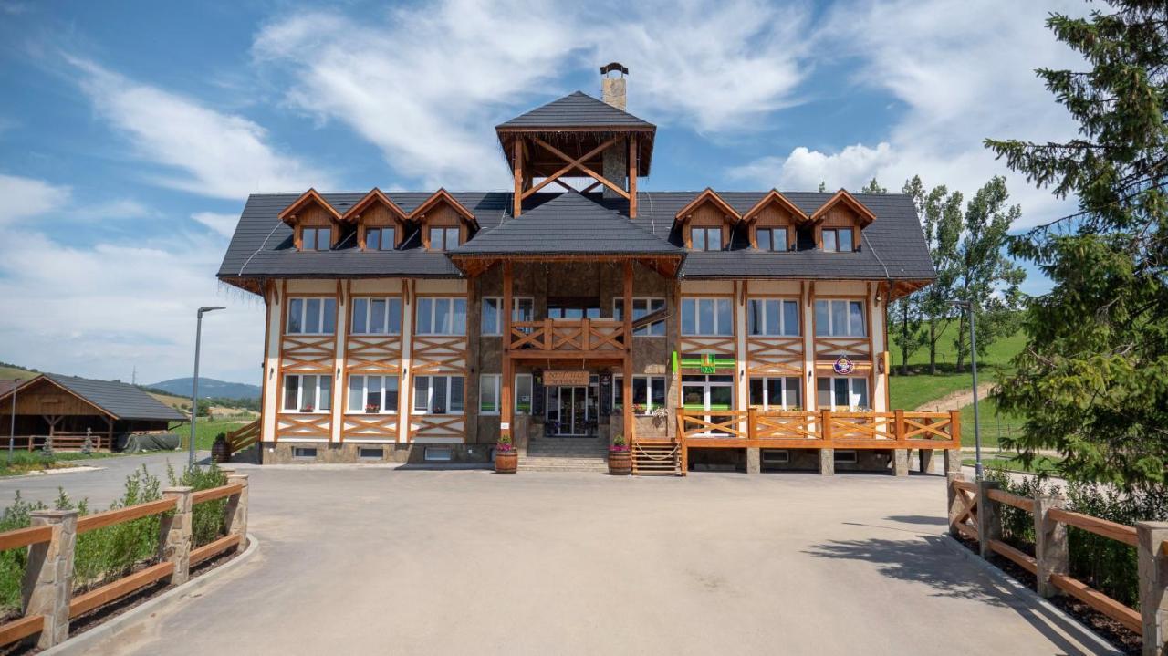 Nestville Apartments Hniezdne Bagian luar foto