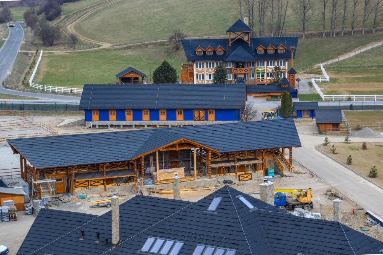Nestville Apartments Hniezdne Bagian luar foto
