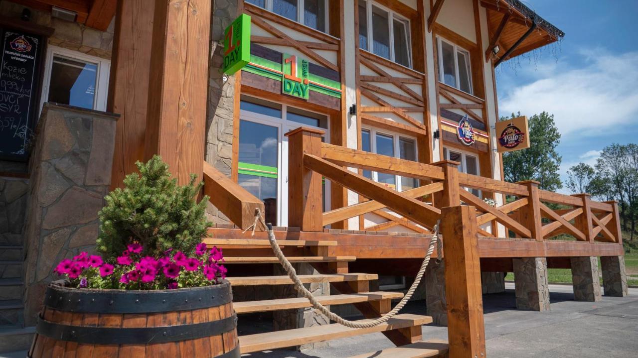 Nestville Apartments Hniezdne Bagian luar foto