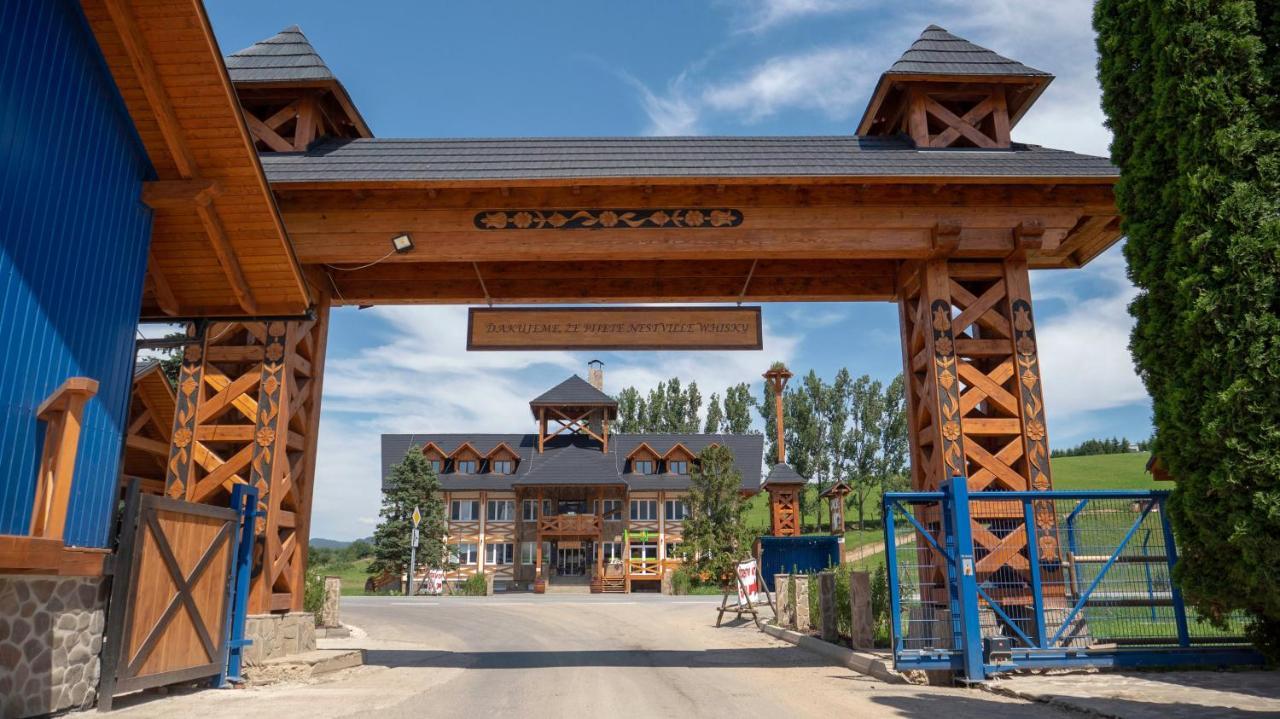 Nestville Apartments Hniezdne Bagian luar foto