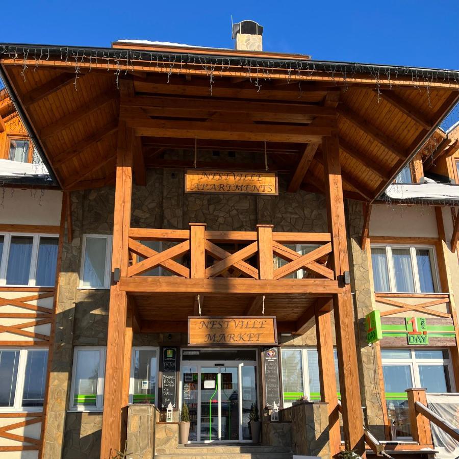 Nestville Apartments Hniezdne Bagian luar foto