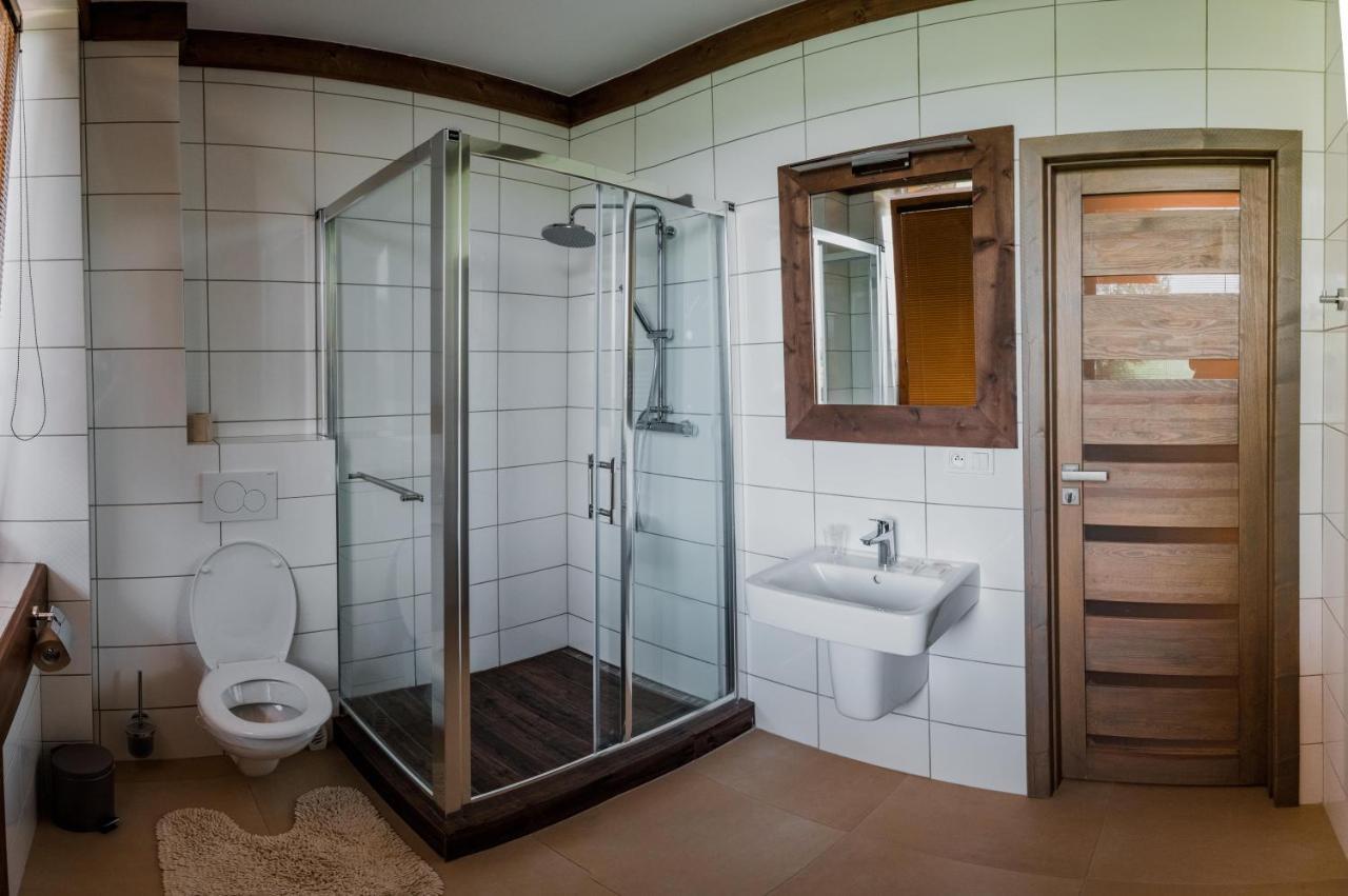 Nestville Apartments Hniezdne Bagian luar foto