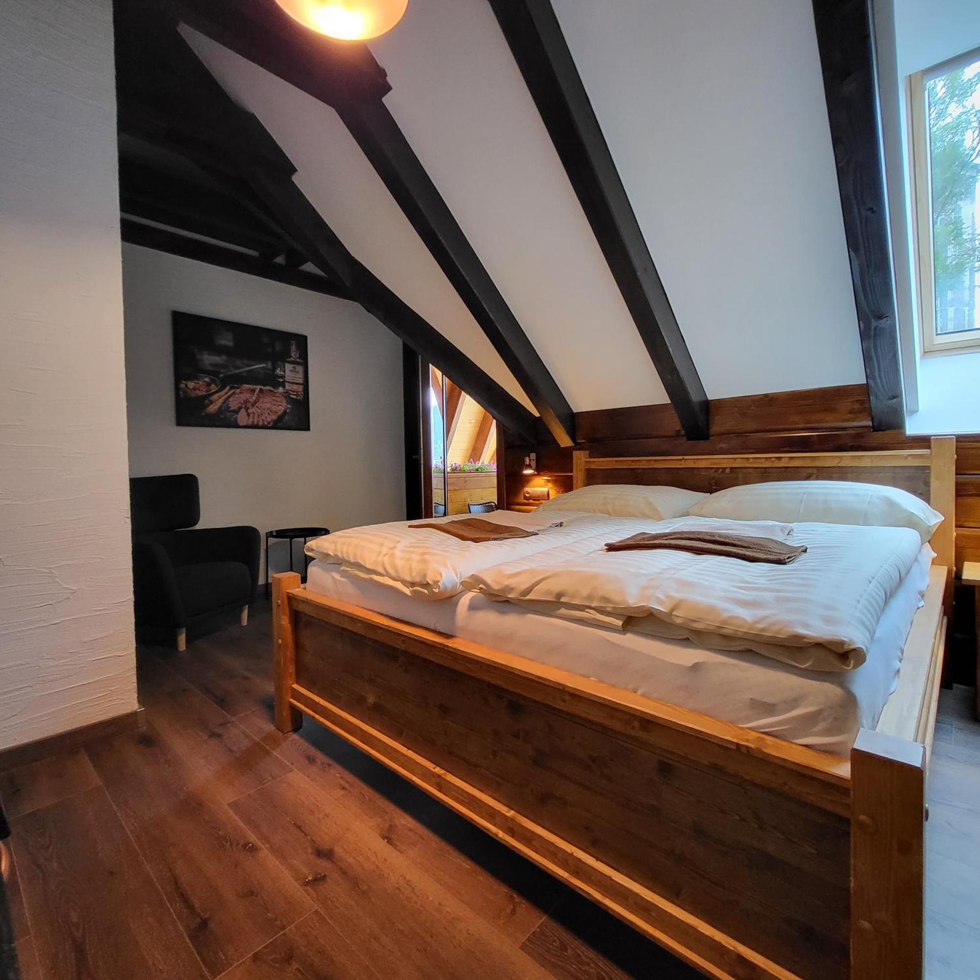 Nestville Apartments Hniezdne Bagian luar foto