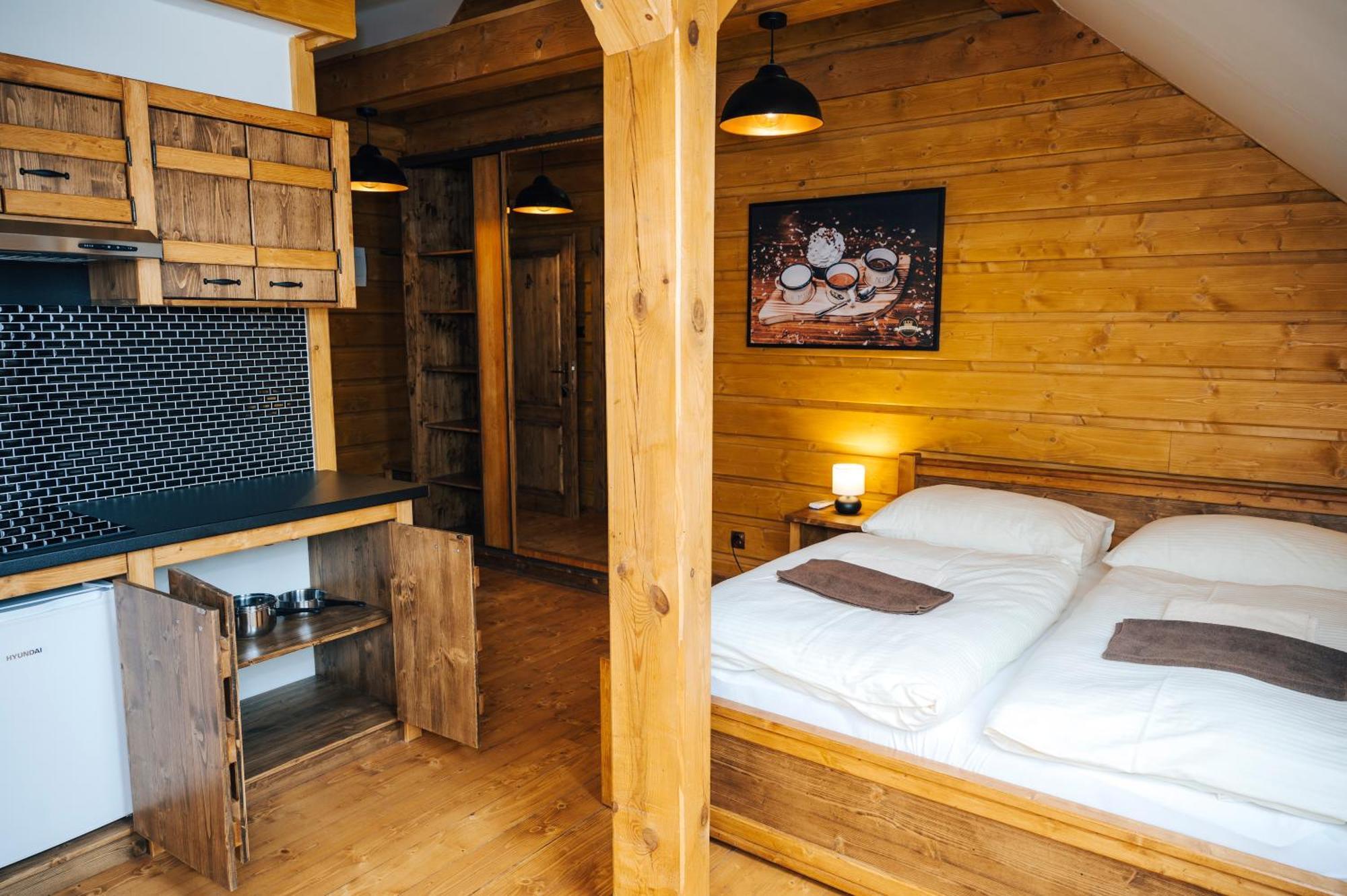 Nestville Apartments Hniezdne Bagian luar foto