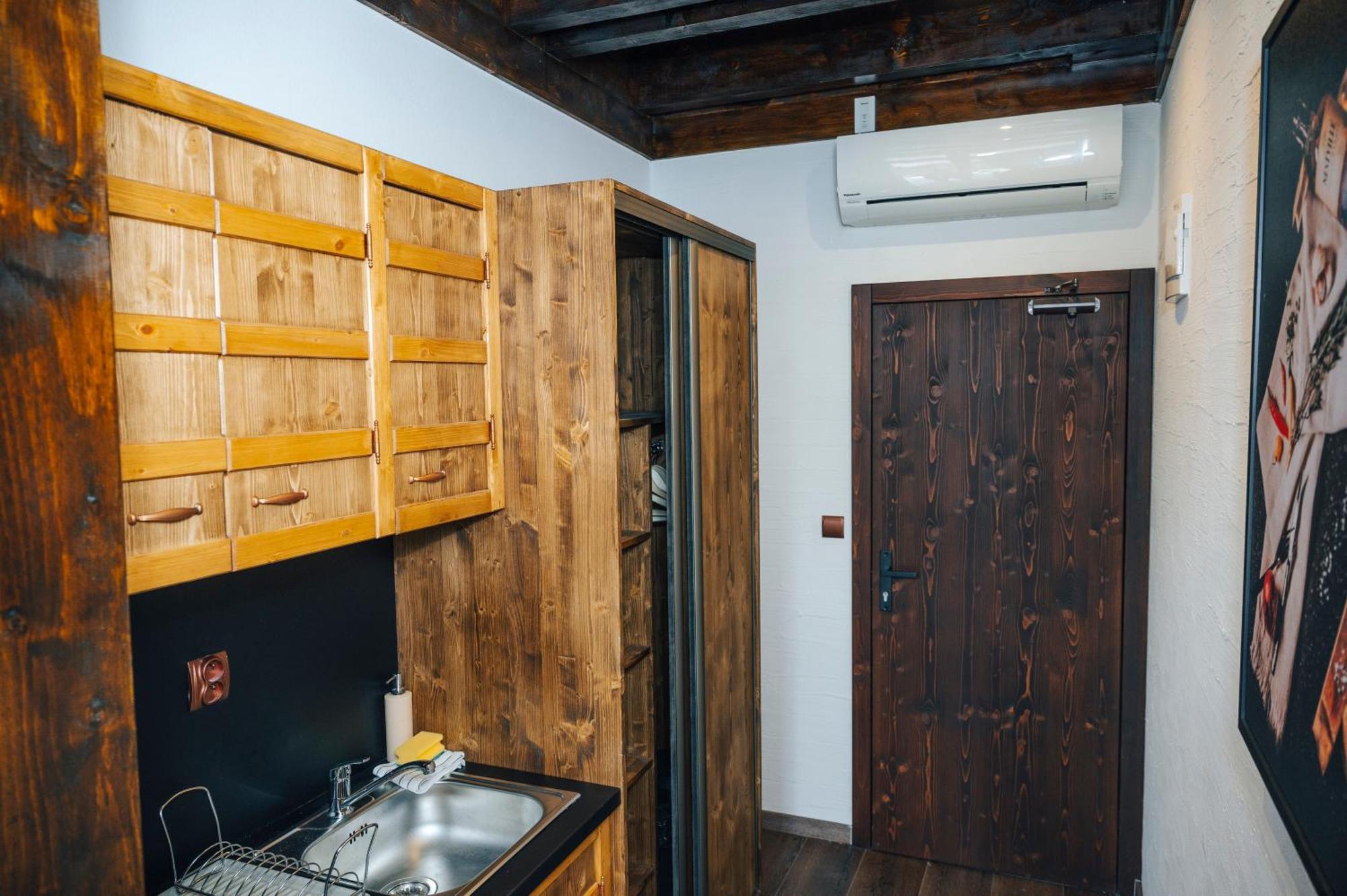 Nestville Apartments Hniezdne Bagian luar foto