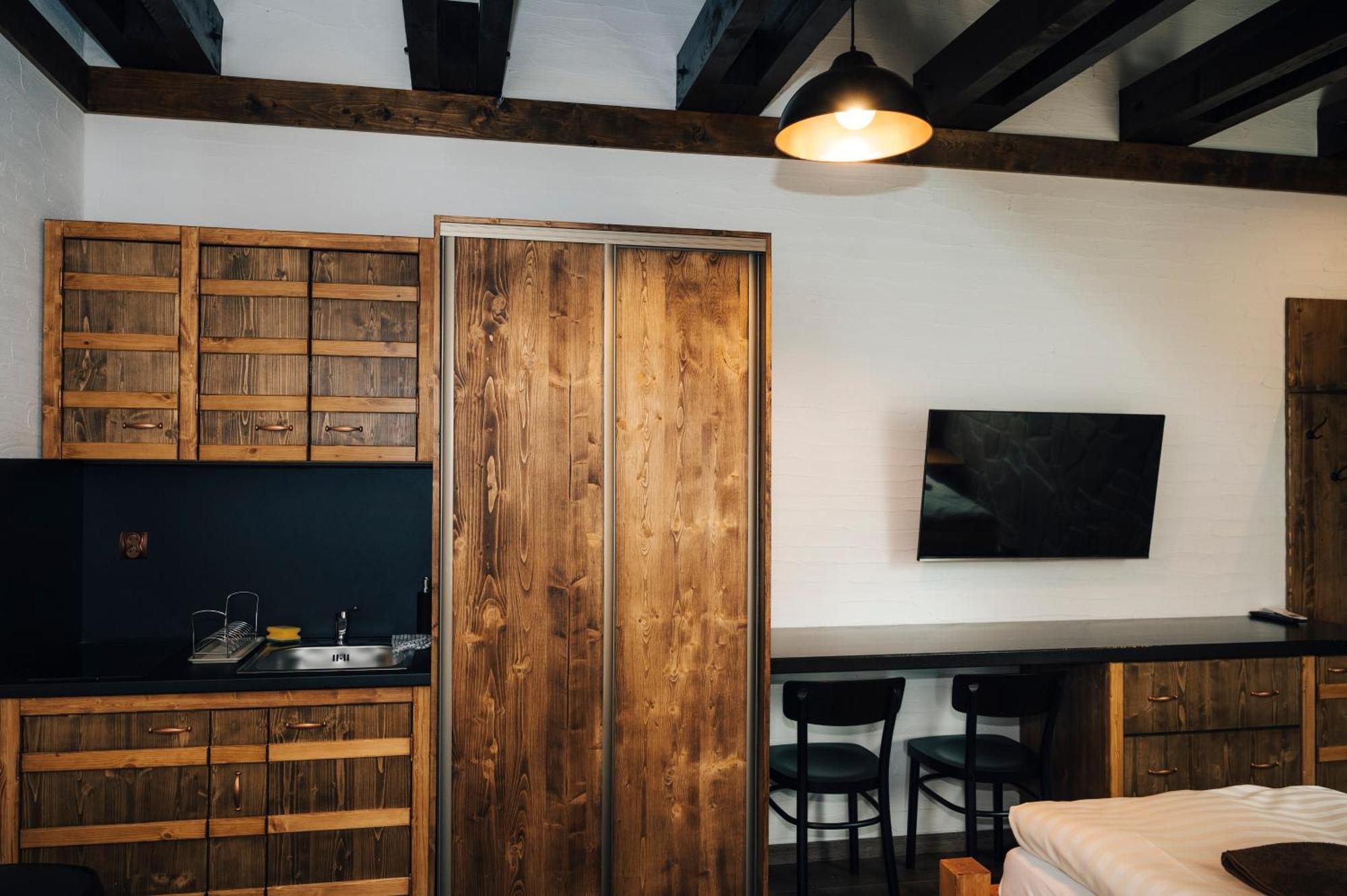 Nestville Apartments Hniezdne Bagian luar foto
